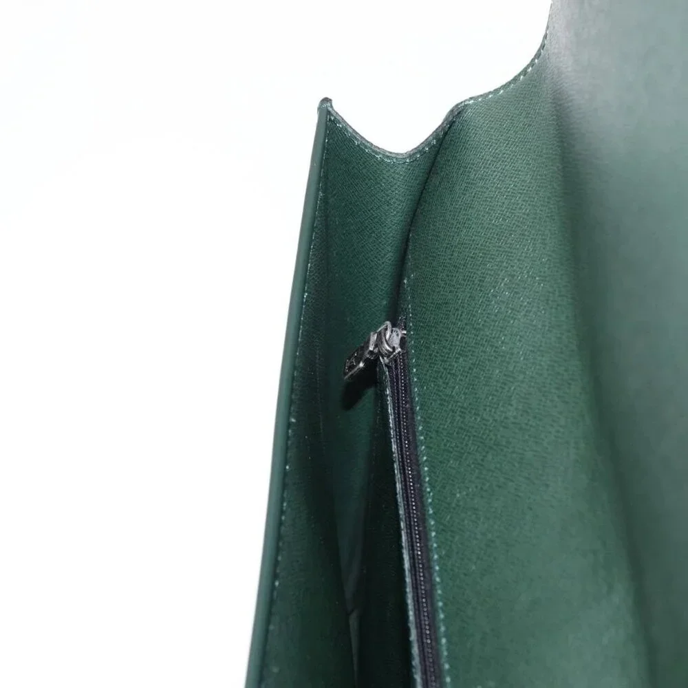 LOUIS VUITTON Taiga Leather Volga Briefcase Epicea